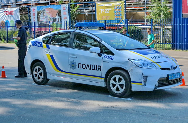 В Киеве произошло ДТП с полицейскими и беременной женщиной