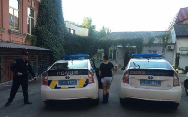 Полиция разоблачила бордель, расположенный в непосредственной близости с Михайловским собором (фото)