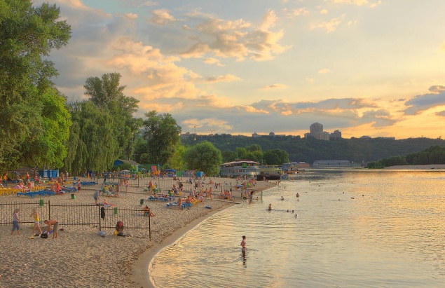 В Киеве запретили купаться на одиннадцати пляжах