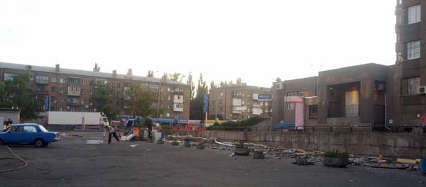 В Киеве на проспекте Победы демонтировали МАФы (фото)