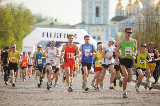 Маршрут шестого Киевского марафона поместят в один круг