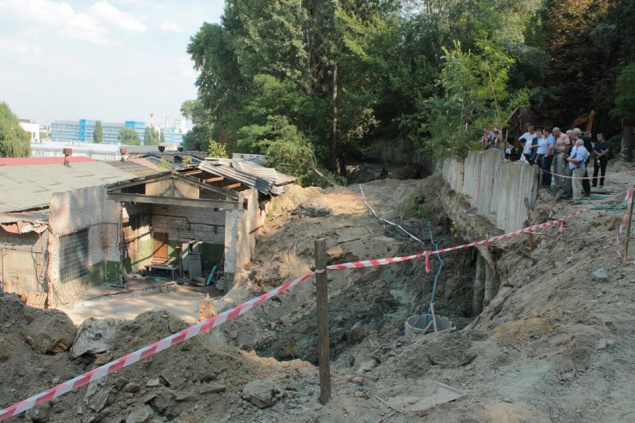 “Киевводоканал” начал укрепление склона после ремонта главного канализационного коллектора