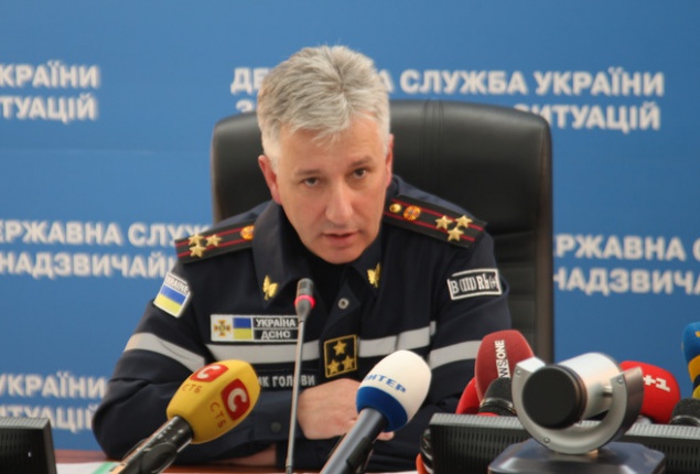 Пока тлеют торфяники, главе ГСЧС Украины присвоили звание генерал-майора