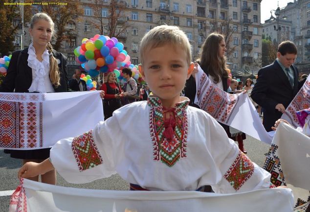 В учебные заведения Киева вне очереди приняли 1тыс. детей-переселенцев