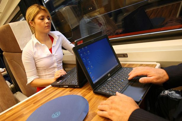 Мининфраструктуры захотело оснастить все поезда бесплатным Wi-Fi