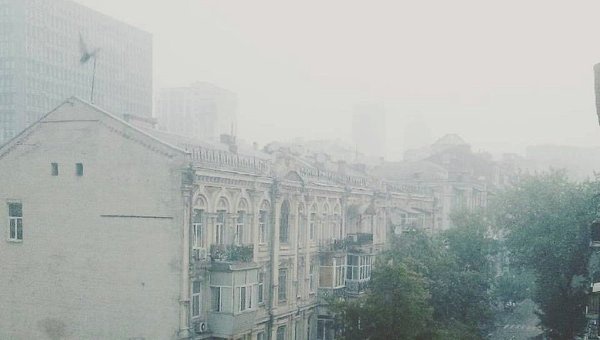 В Киевских школах из-за задымления и жары объявлены выходные