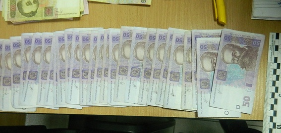 С помощью подручных средств злоумышленник украл из чужой банковской ячейки около 100 тыс грн