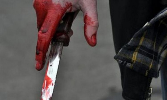 В Дарницком районе Киева неизвестные зарезали молодого мужчину