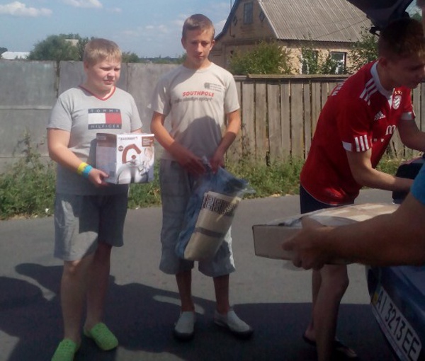 На Киевщине семьи переселенцев получили мебель и предметы первой необходимости