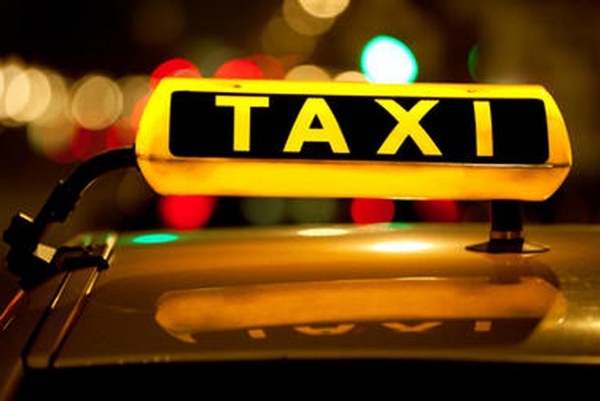 Патрульные Киева задержали пьяного таксиста (видео)