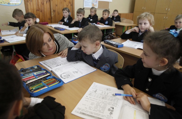 У Кличко посоветовали родителям школьников не спешить с покупкой учебников за свои деньги