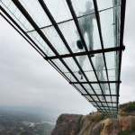 В Китае построили самый длинный в мире стеклянный мост