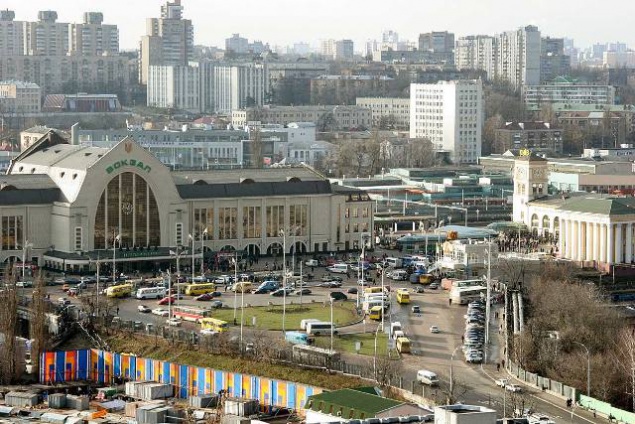 Департамент транспорта обнародовал три варианта “упорядочивания” движения на Привокзальной площади в Киеве (видео)