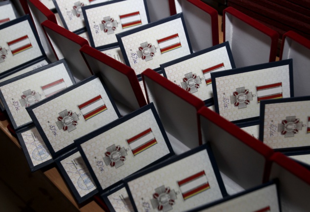 Киевских педагогов, принимавших участие в АТО, наградили муниципальными медалями (фото)
