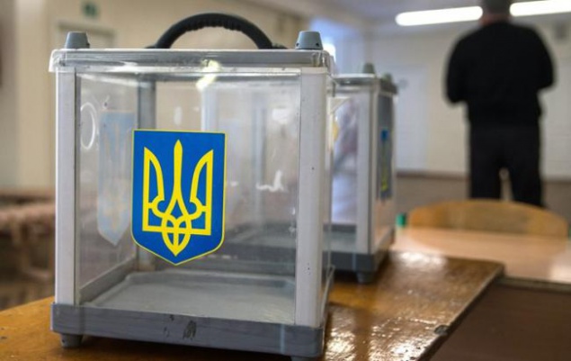 В Украине начались выборы в местные советы