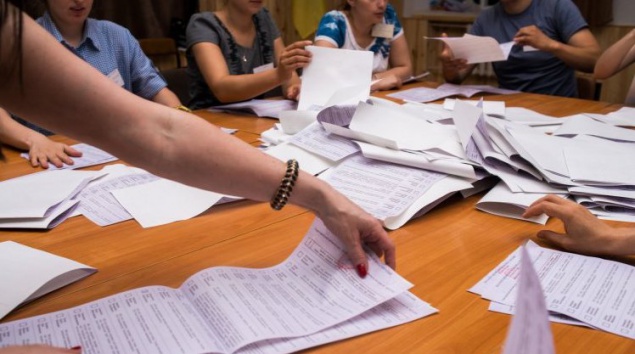 Итоги подсчета 37% голосов: Кличко и Береза проходят во второй тур выборов мэра Киева