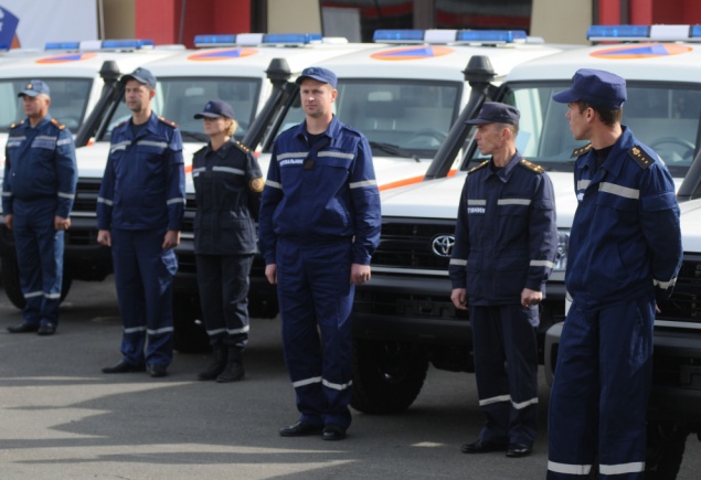 Киевским спасателям “досталось” два немецких автомобиля скорой помощи