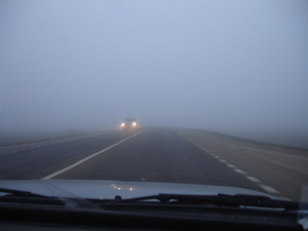 Киевлян предупредили о плохой видимости на дорогах из-за тумана
