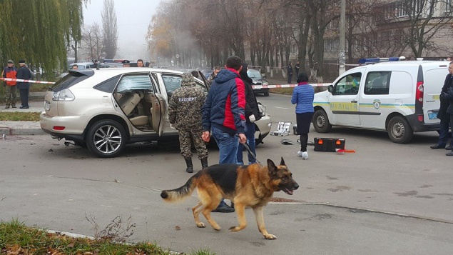 Подробности взрыва Lexus в Киеве: покушались на советника главы Деснянской райадминистрации