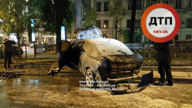 В центре Киева произошло ДТП с пожаром (видео)