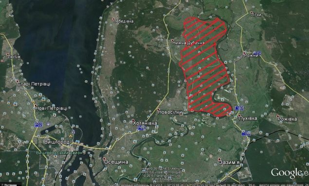 На Киевщине неизвестные распахивают огромный участок земли в пойме Десны