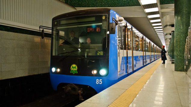 В Новогоднюю ночь киевское метро поработает сверхурочно