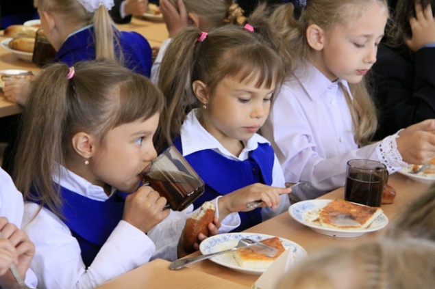 Для детей Вышгородщины заказали питание у кормильца Броваров
