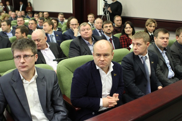 Киевский облсовет требует отставки правительства Яценюка