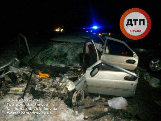 Смерть на трассе “Киев-Чернигов”: в аварии пострадало трое детей