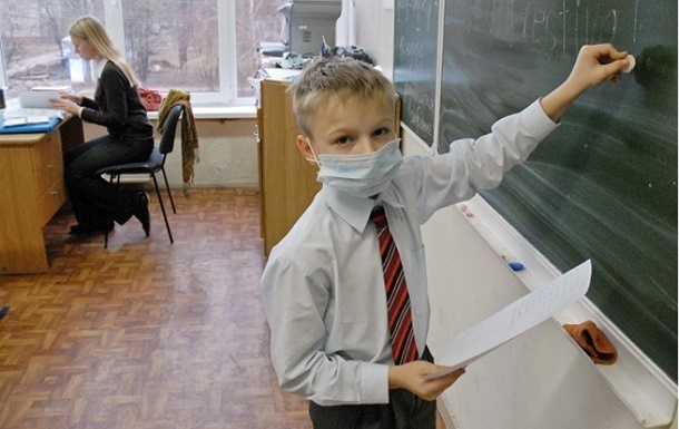 Киевским школьникам продлили карантин до 8 февраля