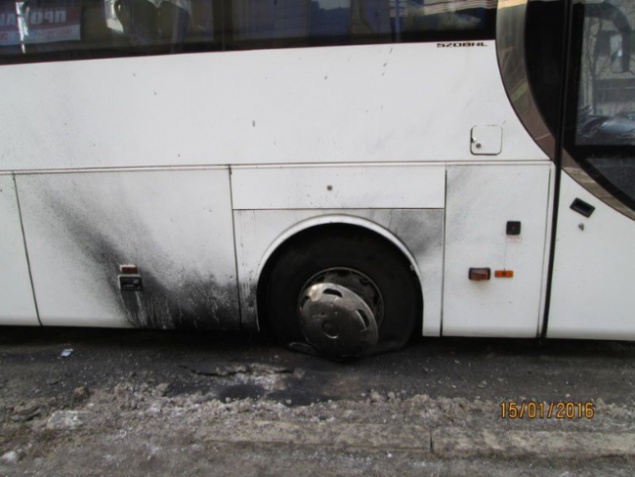 В Киеве подорвали автобус КП “Киевблагоустройство”