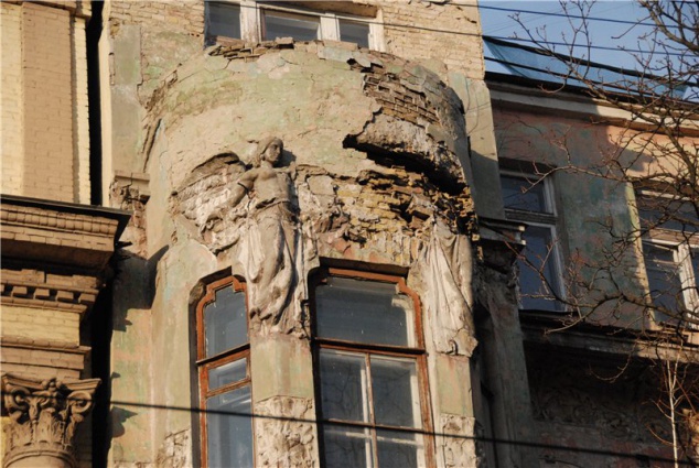 В Киеве отселению подлежат 104 аварийные здания