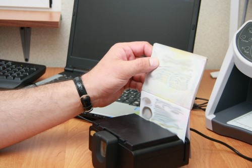 В аэропортах Киева зафиксировано более 10 случаев использования фальшивых венгерских паспортов