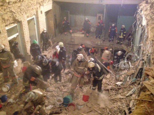 Из-под завалов дома в Киеве спасатели изъяли тела двоих погибших
