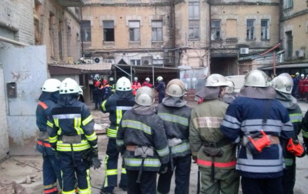 Обрушившееся здание на ул. Богдана Хмельницкого в Киеве не несет угрозы соседним объектам