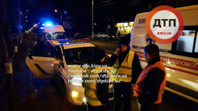 Нарушаем правила: в Киеве полицейские устроили ДТП (+фото)