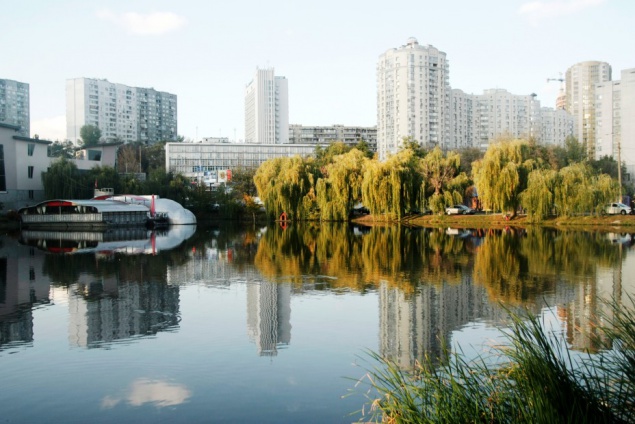 Киевляне требуют запретить стройки возле национального парка Голосеевский