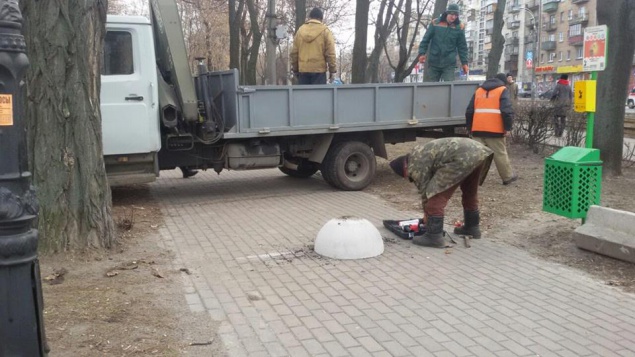 В Киеве перекрыли въезд в Куреневский парк