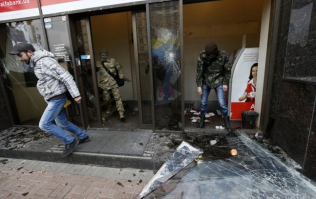 По делу о нападении на банки и офис в Киеве на допрос вызваны 10 человек