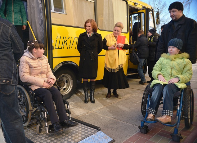 В Киеве планируют обеспечить спецавтобусами детей-инвалидов
