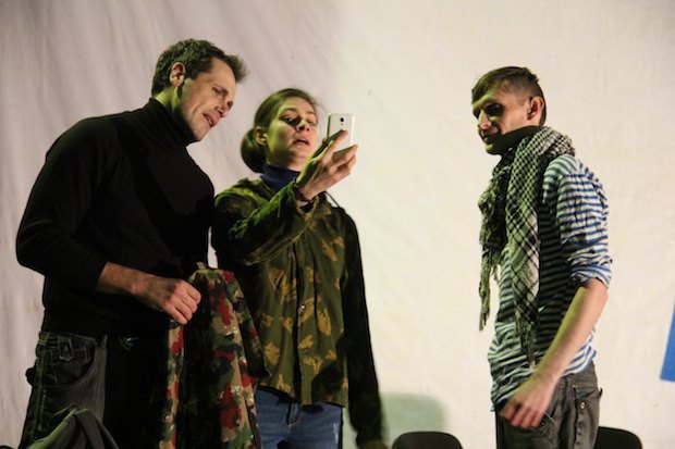 В Киеве ставят пьесу об “Иловайском котле”