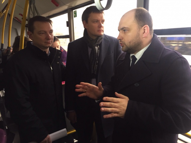 В Киеве проинспектировали эффективность полос для общественного транспорта