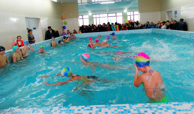 Депутат Броварского горсовета  за полмиллиона гривен  предоставил местному училищу бассейн