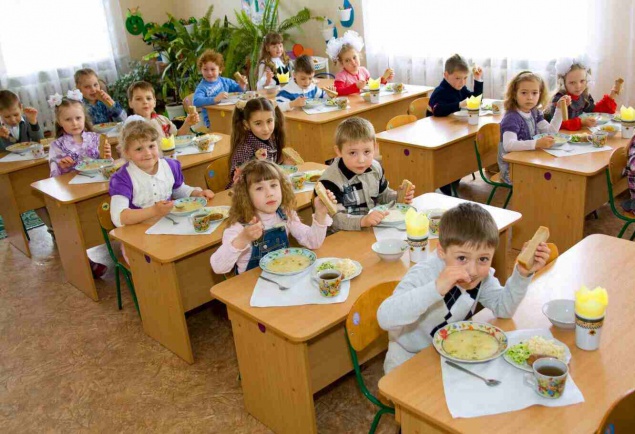 В Киевском детсаду зафиксировали массовое отравление: 6 деток в больнице