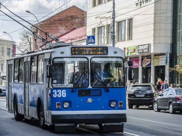 Киевские власти хотят украинизировать рестораны и транспорт