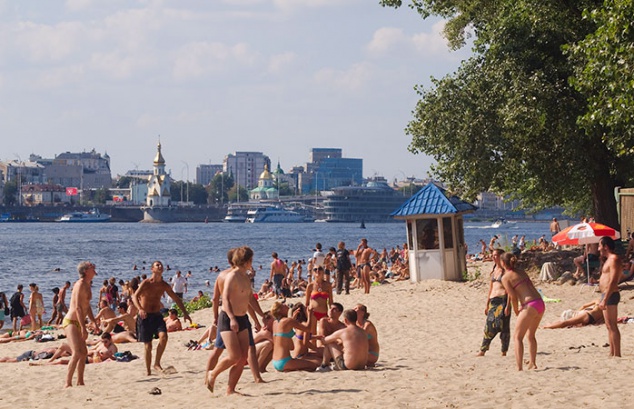 В Киеве во время пляжного сезона 2016 будет действовать 9 пляжей и 18 зон отдыха возле воды
