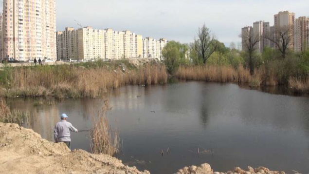 Суд разрешил ликвидировать озеро Утиное в Киеве