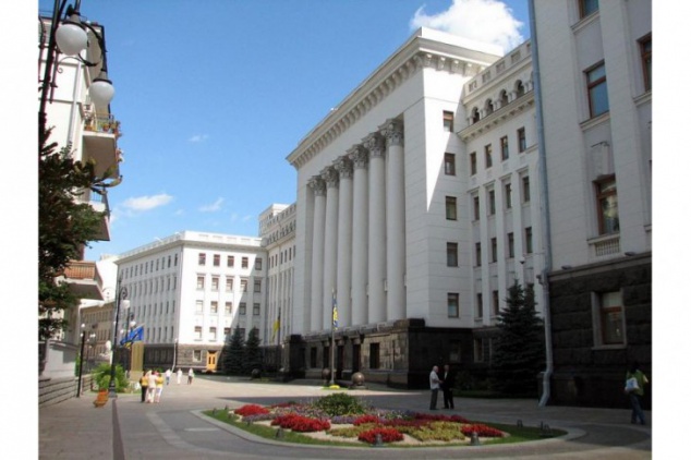 Киевляне предложили переименовать улицу Банковую в Офшорную