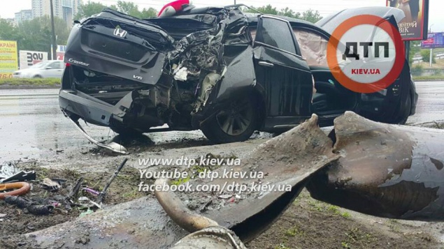 Машина Антона Геращенко разбилась в Киеве (фото)