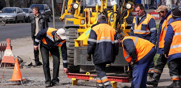 Столичные власти выделили 40,8 млн гривен на асфальтирование дорог в Голосеевском районе